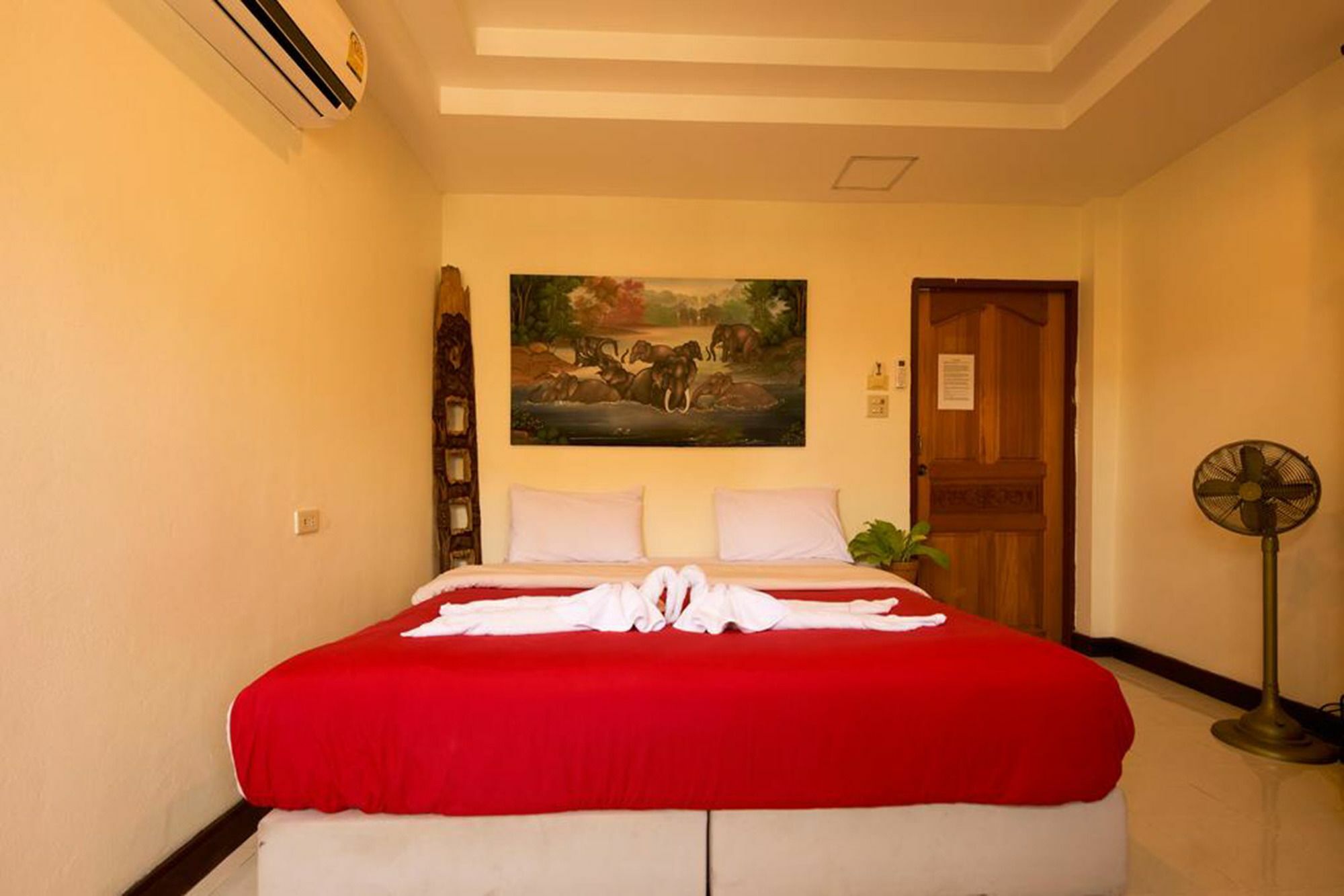 Hotel The Family Tree House HHQ Esterno foto